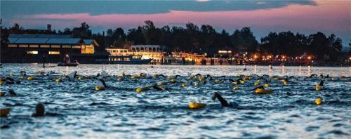 Auf etwas mehr als 2000 Meter ging es bei Vollmond durch den Chiemsee.Foto Groß