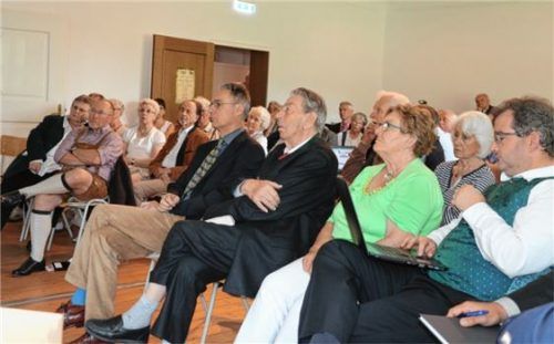 Aufmerksam verfolgten die Symposiumbesucher die Ausführungen der Referenten. Foto reh