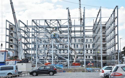 Aus diesem Gerippe wird einmal ein Parkhaus