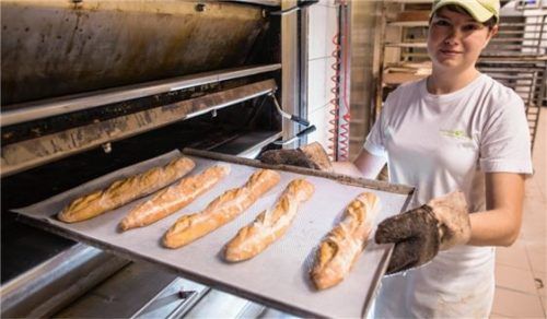Bayerns Bäcker bekommen aufgrund des neuen Tarifs ab sofort 2,5 Prozent mehr Lohn. Foto dpa