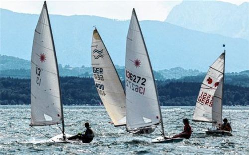 Bei der zweiten Regatta des Chiemsee-Jugendpokals regnete es zwar, doch der Wind war gut.Foto Richter