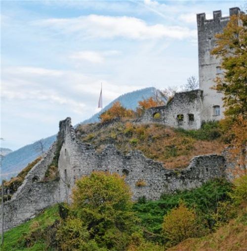 Ein Blick auf die Reste von Burg Falkenstein. Foto Stuffer-Chumpetch