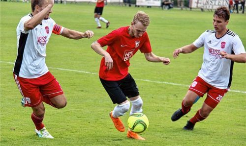 Christoph Scheitzeneder (Mitte) hat mit dem TSV Wasserburg heute ein Heimspiel.