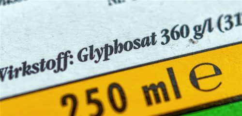 Das Pflanzenschutzmittel Glyphosat soll auf Wunsch der Grünen-Kreistagsfraktion im Landkreis nicht mehr zum Einsatz kommen. Foto dpa