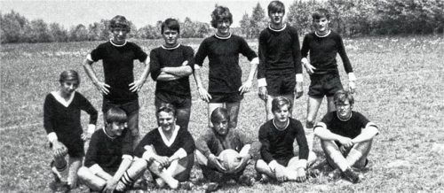 Die erste Jugendmannschaft aus dem Jahr 1969. Foto  Archiv SV Bad Feilnbach/Strim
