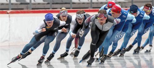 Die Inzeller Gabriele Hirschbichler, Roxanne Dufter und Joel Dufter (von links) mit dem norwegischen Team.Fotos  Wukits