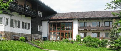 Die Windisch-Villa, die später das Sudetendeutsche Priesterwerk beheimatete, soll abgerissen werden. An gleicher Stelle möchte Chiemgau-Residenzen vier Mehrfamilienhäuser bauen.Foto re