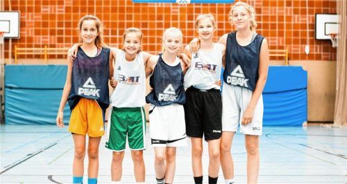 Diese fünf SBR-Spielerinnen wurden für die Bayernauswahl nominiert (von links): Migena Kqiku, Ira Weymar, Maria Perner, Melina Aigner und Hanna Baumann.