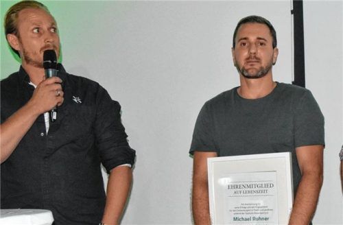 Ehrenmitgliedschaft für „Micky“ Rohner (rechts).Fotos  ruprecht