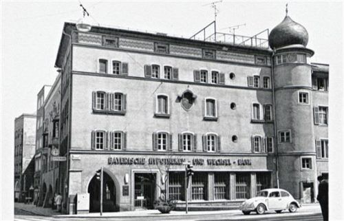 Eine Zwiebel krönte den Rundturm