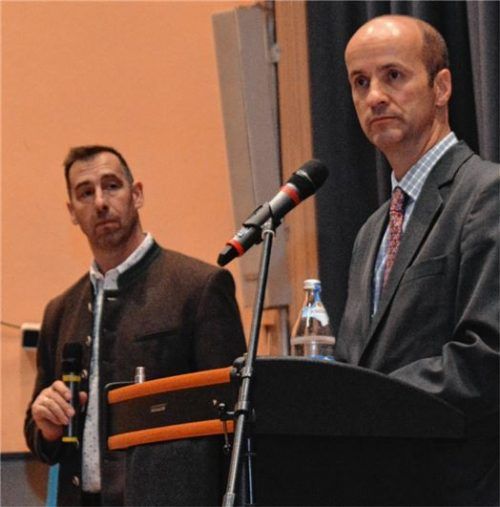 Eklat um Wahlkampfauftakt: AfD-Bundestagskandidat Oliver Multusch und Gastredner Dr. Nikolaus Fest (rechts).