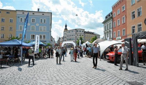 Erster E-Mobilitätstag auf dem Ludwigsplatz ein Erfolg