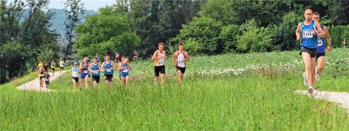 Florian Spötzl und Christoph Merz (rechts) vom PTSV Rosenheim sorgten für ein flottes Tempo. Fotos  Schlinger