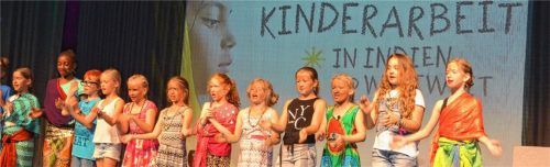 Gemeinsam gegen Kinderarbeit in Indien und in der Welt: Mit einem aufrüttelnden Musical begeisterten die Mitwirkenden im Mareissaal.