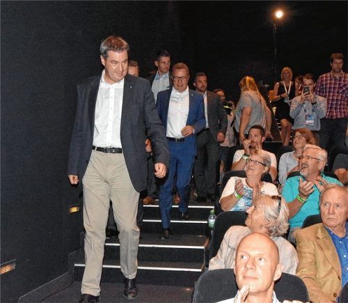 Genoss sichtlich den Auftritt im Kinosaal: Ministerpräsident Markus Söder wurde freundlich empfangen. Foto Schlecker