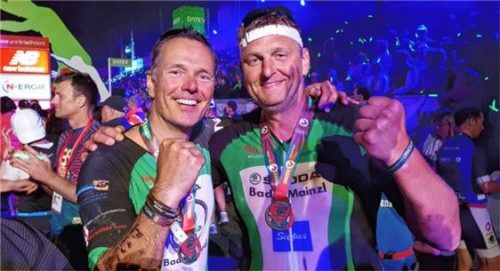 Glücklich im Ziel: Rudi Brücklmeier (links) und Hubert Kuchler (rechts).
