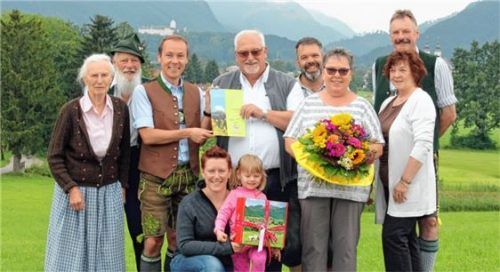 Haben gemeinsam das Jubiläum gefeiert (von links): Gundi und Paul Kink senior, Herbert Reiter, Tina Pütz-Baldauf mit Tochter Leni, Wolfgang Pütz, Bernd Steingrüber, Christa Pütz sowie Anita und Paul Kink. re