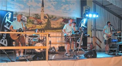 Heizten den Pittenhartern ein: „Baeck in town“. Foto igr