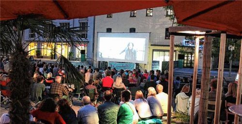Heuer wird der Verein Kinokultur Rosenheim vermutlich Glück haben mit dem Wetter: Die Vorhersagen prophezeien Traumnächte am Salzstadel. Foto re