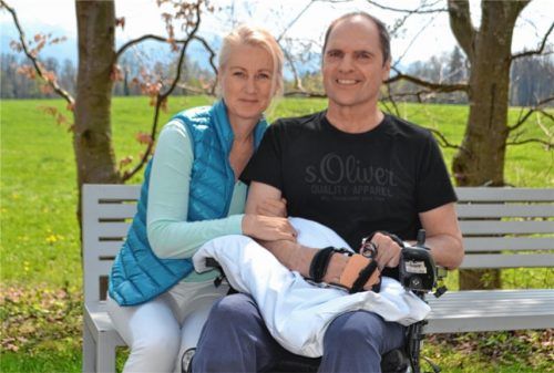Kämpfte ums Überleben: Andi Grimm aus Kolbermoor mit seiner Frau Tina. Fotos Ziegler