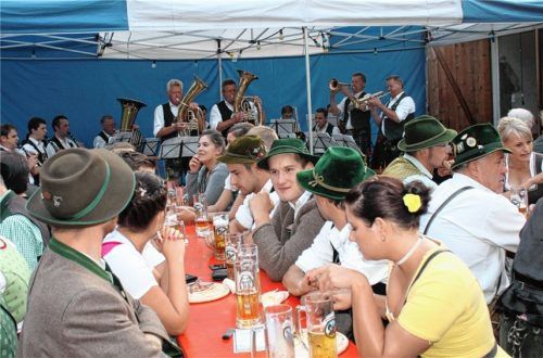 Kaltblutzüchterfreunde feierten Almkirta