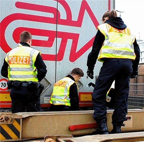 Kontrollen von Güterzügen gehören mittlerweile zum Alltag der Bundespolizisten. Foto re