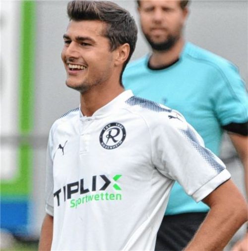 Korbinian Linner von 1860 Rosenheim. Foto  Neumeier