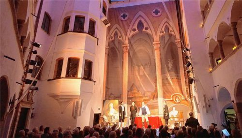 Opern-Schocker und Seelendrama auf der Bühne von Schloss Amerang