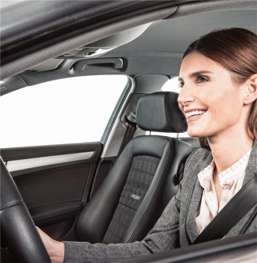 Rückenfreundlich unterwegs: Nicht jeder Autohersteller hat ergonomische Sitze als Serienausstattung im Programm. Doch auch hier muss man auf rückenschonende Alternativen nicht verzichten. Ergonomische Autositze zum Nachrüsten bietet zum Beispiel Recaro an. Foto  AGR/Recaro Automotive Seating