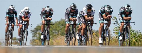 Sehr gute Teamarbeit in Frankreich: die Mannschaft des Raublinger Rennstalls Bora-hansgrohe.Fotos dpa