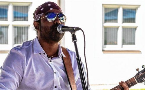 Seine große Leidenschaft: Schon im Alter von fünf Jahren entdeckte Sam die Musik für sich. Fotos Vinith Changenath/Christian patzner