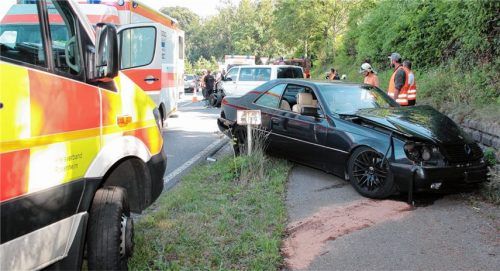 Sieben Leichtverletzte gab es bei diesem Unfall bei Bernau. Foto reisner