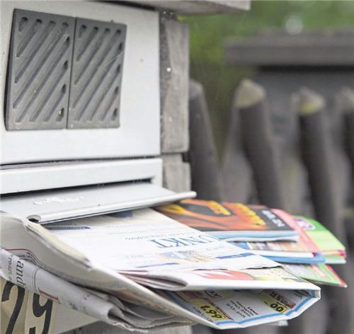 Unbedingt vermeiden: Überquellende Briefkästen locken Diebe an. Foto dpa/Marks