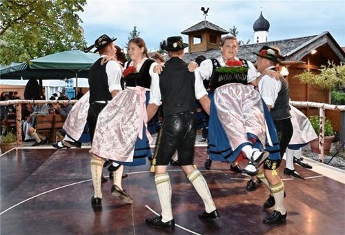 Viele Tanzauftritte prägten den Festabend.