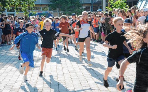 Was gemeinsam möglich ist, zeigten die Raublinger Schüler beim Spendenlauf.