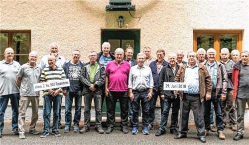 Wiedersehensfeier 45 Jahre nach Dienstende.Foto re
