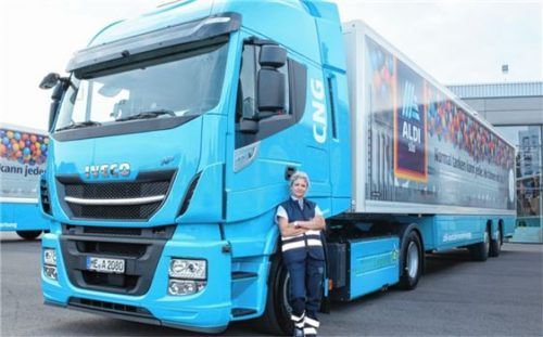 20 Prozent weniger Kraftstoffkosten wie ein Diesel-Lkw verbraucht der LNG-Lkw, den Aldi Süd testet.