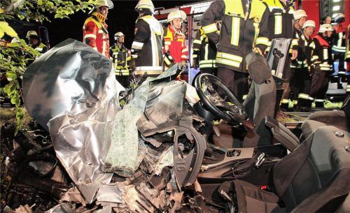 32-jähriger BMW-Fahrer schleudert bei Rohrdorf in den Tod
