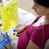 Chemo bei Brustkrebs? So helfen Tests bei der Entscheidung