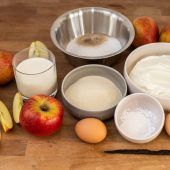Das schmeckt nicht nur Kindern: Apfelauflauf mit Vanillesauce