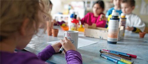 Ab dem 1. September gibt es künftig im Söchtenauer Kindergarten eine Mittagsbetreuung.Foto  dpa