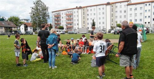 Auch für Stadtteilaktivitäten wird der Bolzplatz genutzt, wie hier beim Sommerfest des Bürgervereins. Foto Sieberath