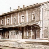 <p>Auf dieser Aufnahme aus dem Jahr 1900 sind die Beschriftungen deutlich zu erkennen.</p>