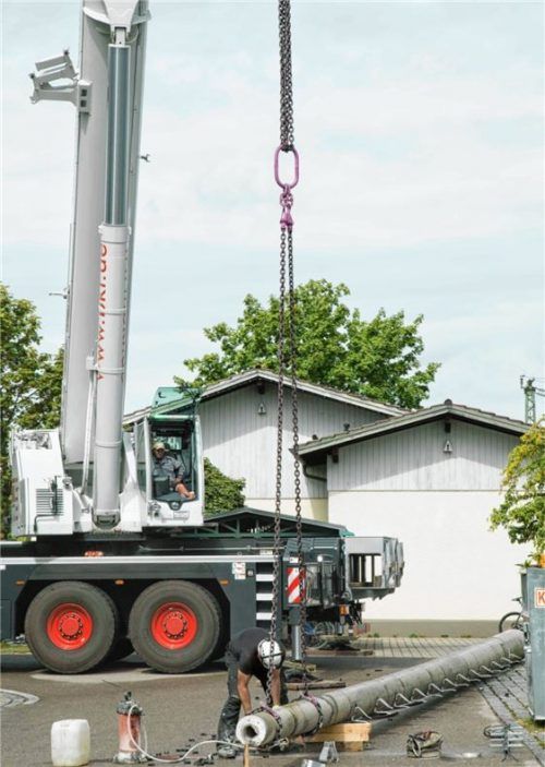 Bahn zerlegt alten Funkmast