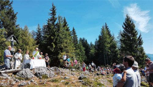 Bergmesse auf dem Sonnwendköpfl mit 250 Gläubigen