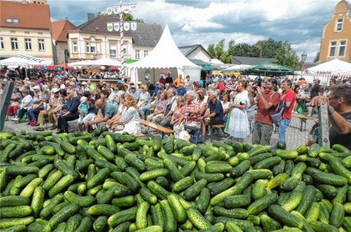 Besucher der Gurkentage im Spreewald zeigen großes Interesse am Angebot des Tourismusverbandes Chiemsee-Alpenland