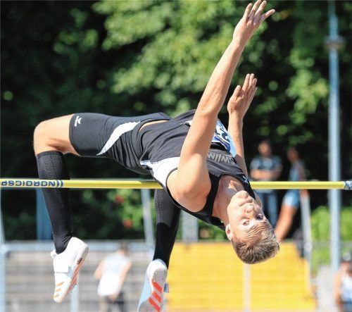 Der Rosenheimer Lucas Mihota ist deutscher Meister der Jugend U20 im Hochsprung.Foto Kiefner