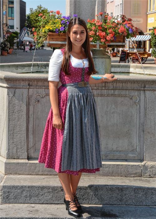 Die frisch gebackene Miss Herbstfest: Regina Schuhmacher freut sich auf die nächsten 16 Tage. Foto Heise