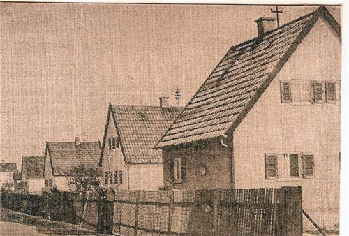 Die Häuser hatten einfache, aber zweckmäßige Formen und verfügten über Nebengebäude. Fotos Archiv Siedlungsverein/fl