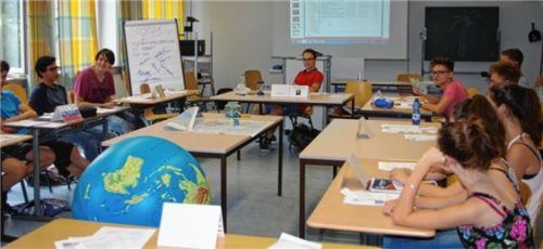 Die Schüler der 10b als Politiker: Simulation der Pariser Klimakonferenz von 2015.Foto  RE